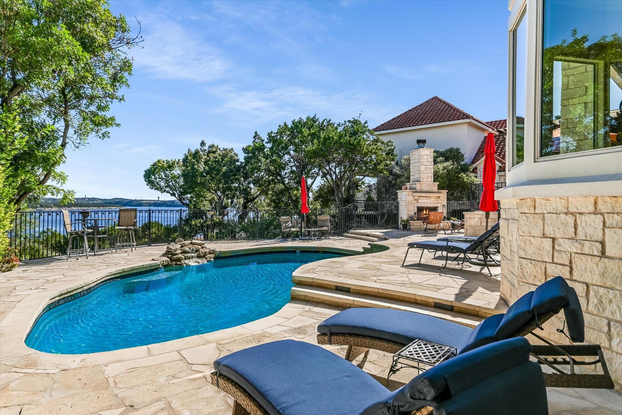 1817 Kingfisher Ridge Cv, Lago Vista, Texas 78645