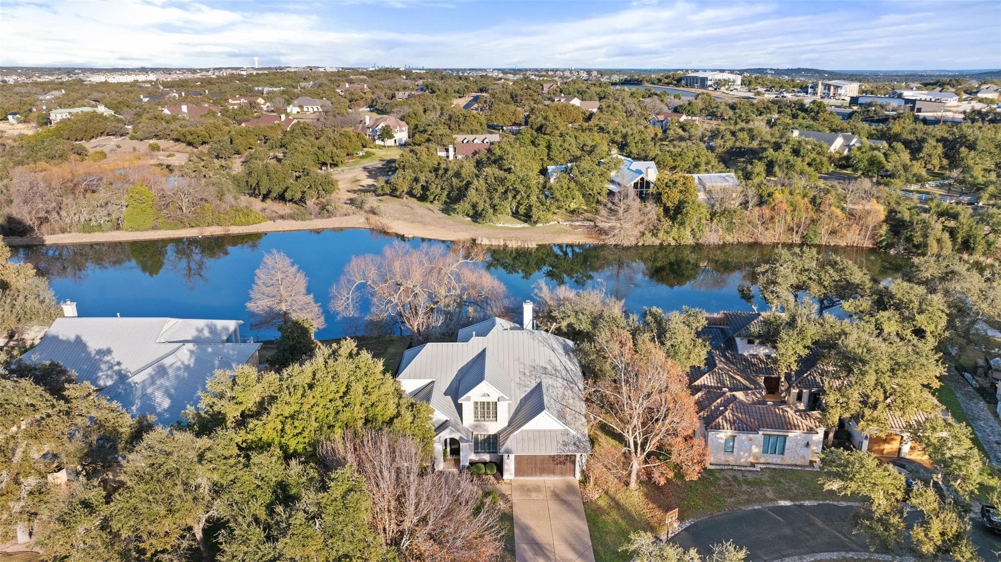 270 Mallet Ct, photo 1