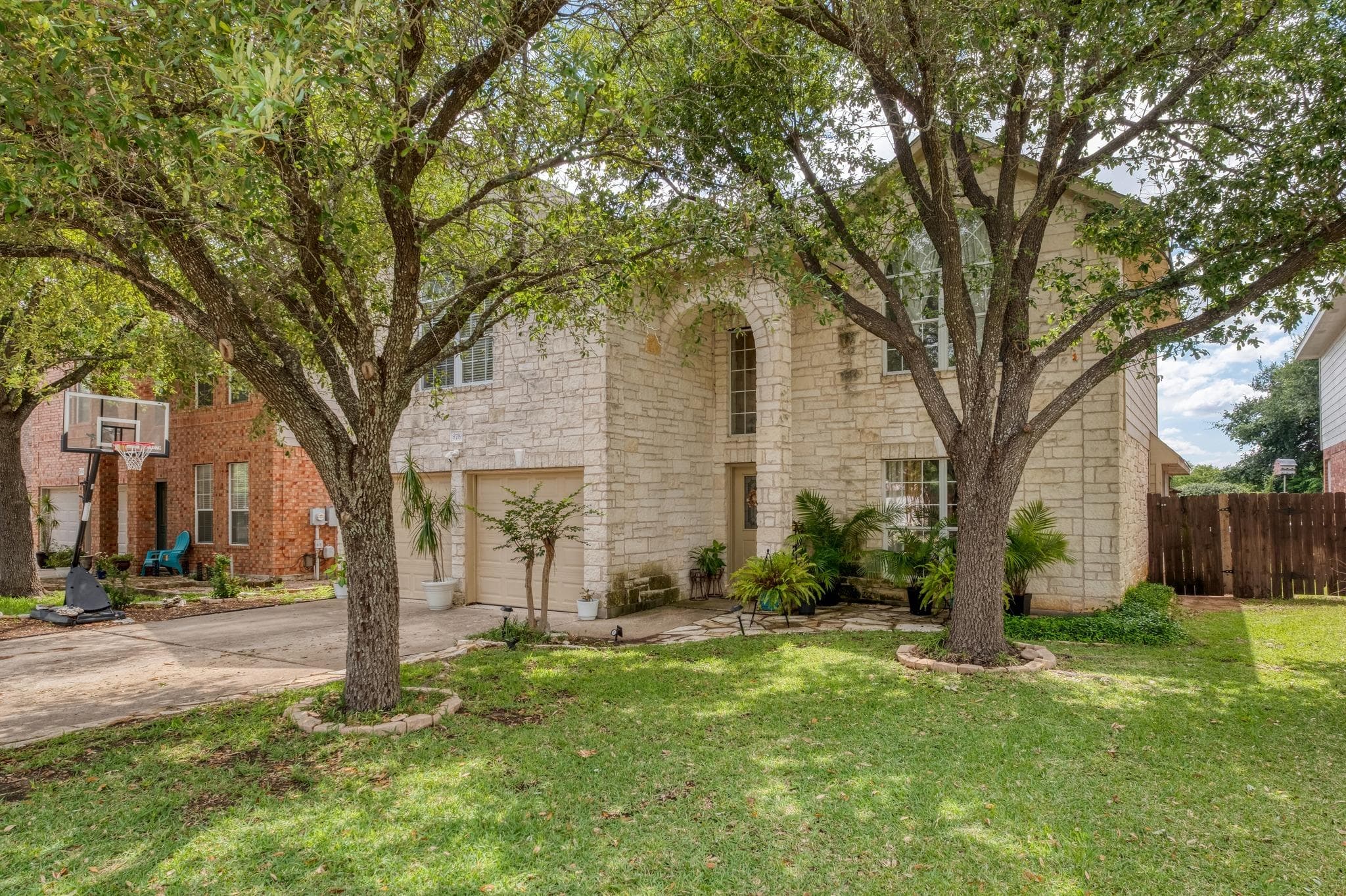 8709 Glen Canyon Dr, Round Rock, Texas 78681