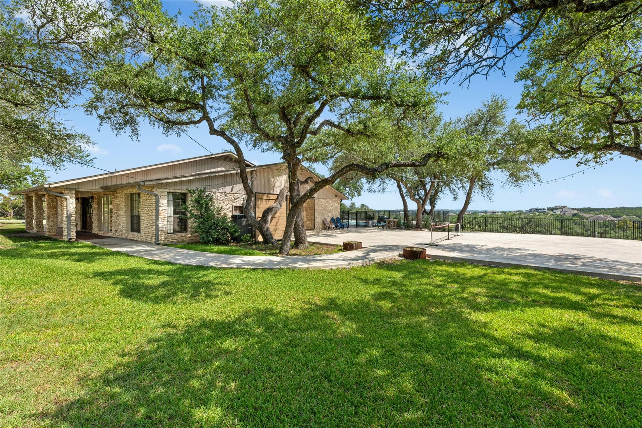 110 Longhorn Ln, Dripping Springs, Texas 78620