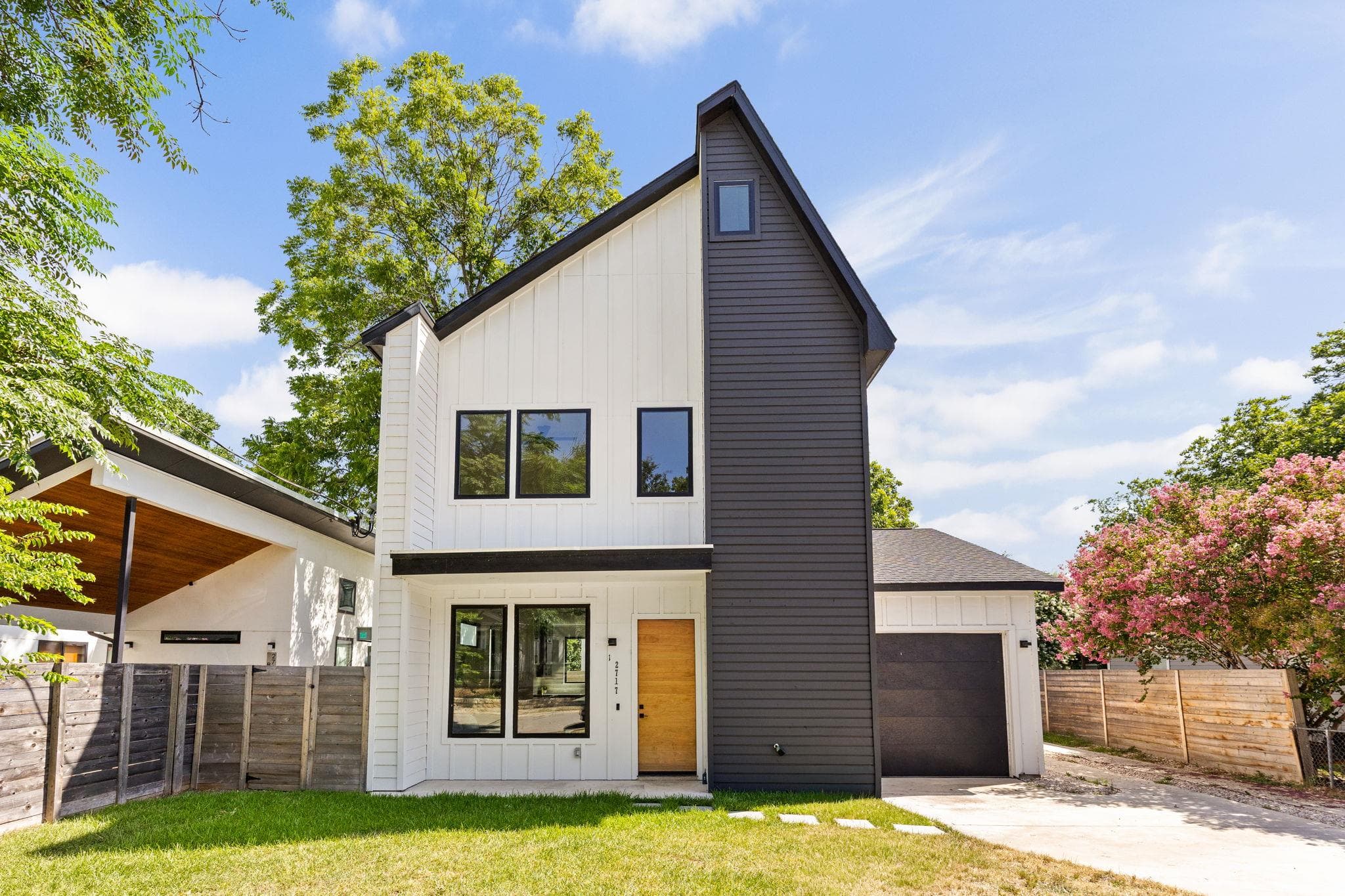 2717 Lyons Rd 1, photo 1
