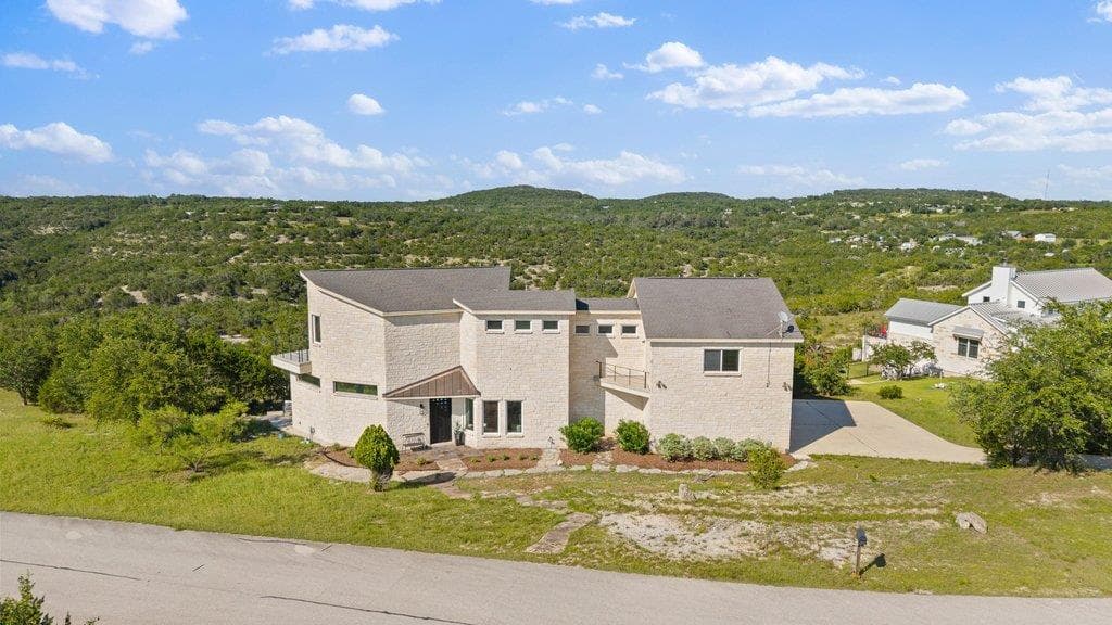 360 Stacey Ann Cv, Dripping Springs, Texas 78620