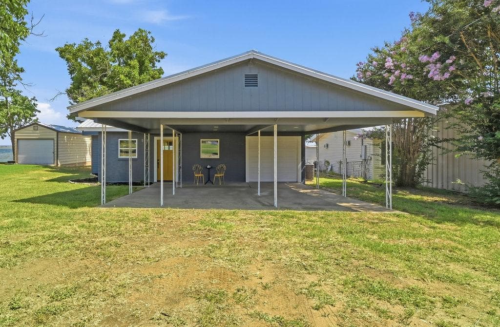 819 Lakeshore Loop, photo 2