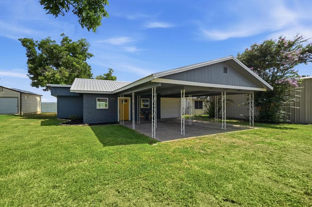 819 Lakeshore Loop, photo 3