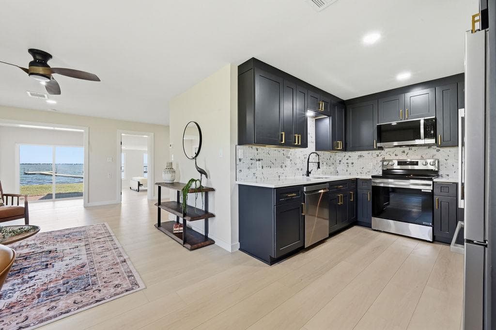 819 Lakeshore Loop, Tow, Texas 78672