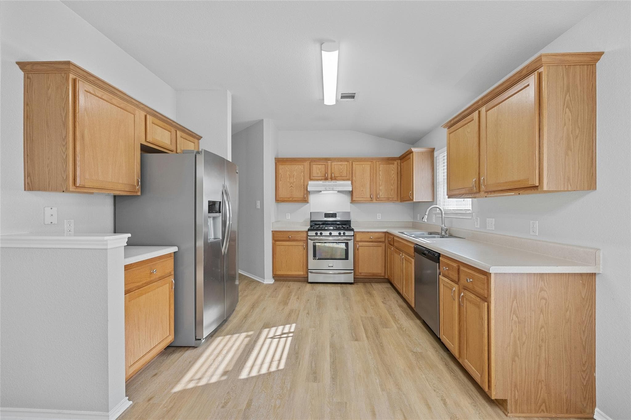 2917 Rainy River Dr, photo 3