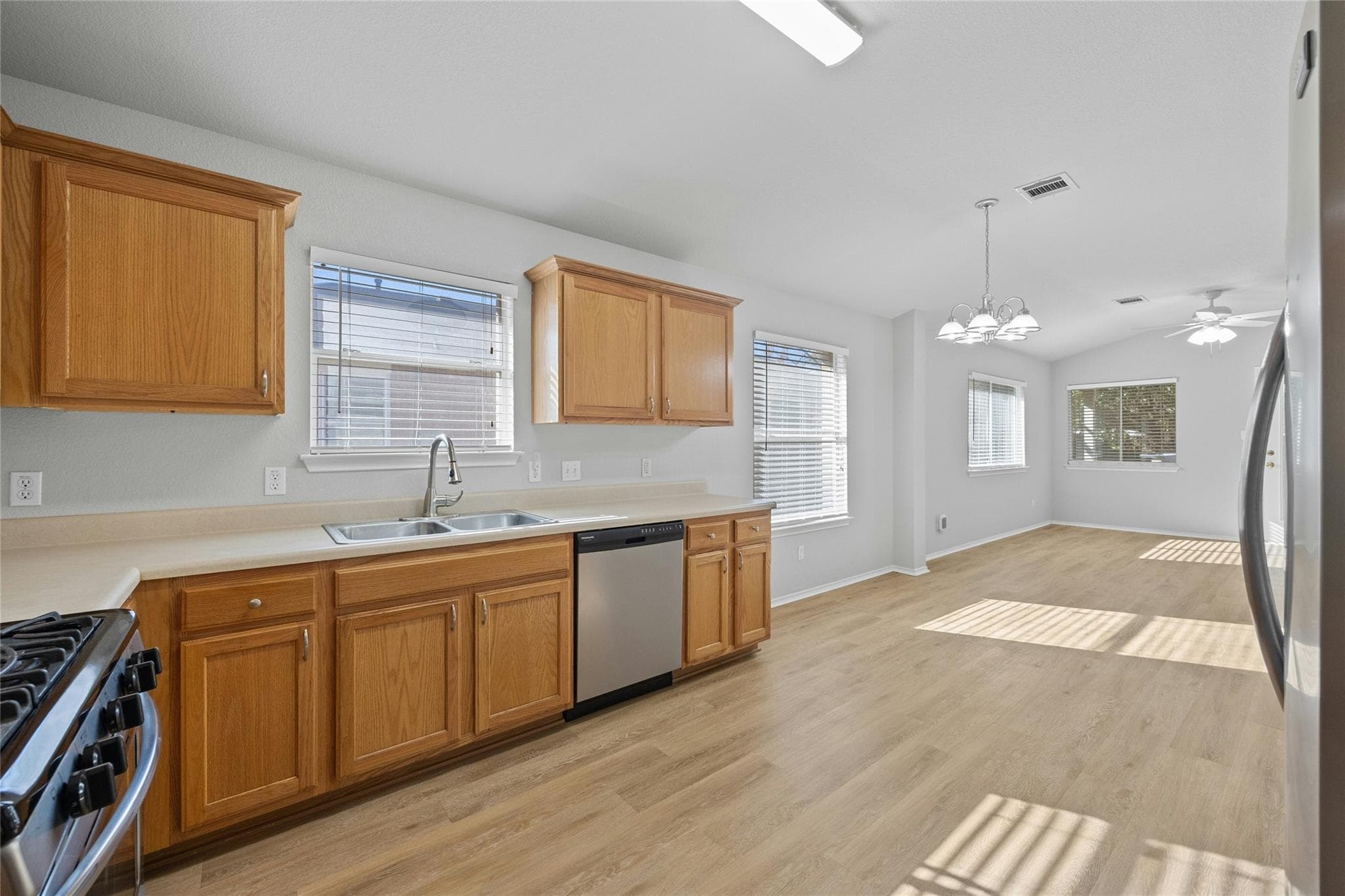2917 Rainy River Dr, photo 4