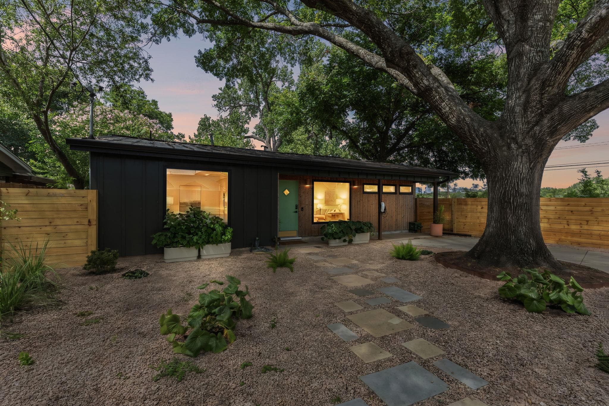 3201 Bengston St, photo 3
