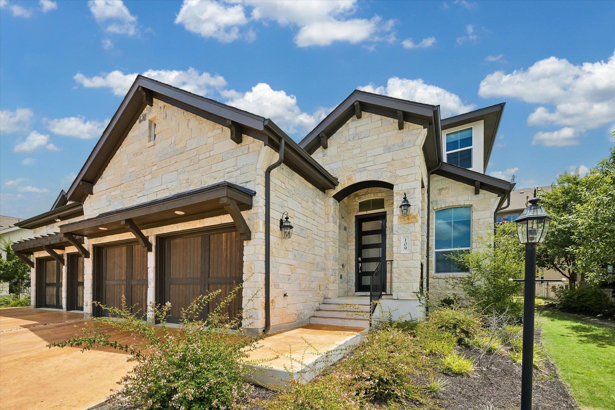 109 Beneteau Dr, Austin, Texas
