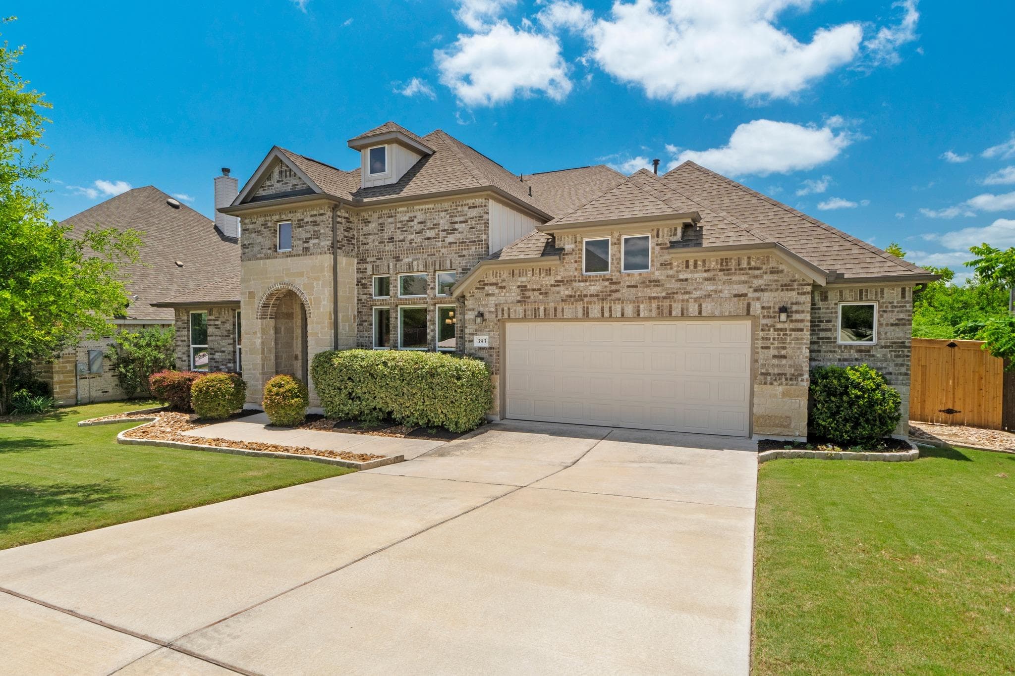 393 Stone River Dr, photo 1
