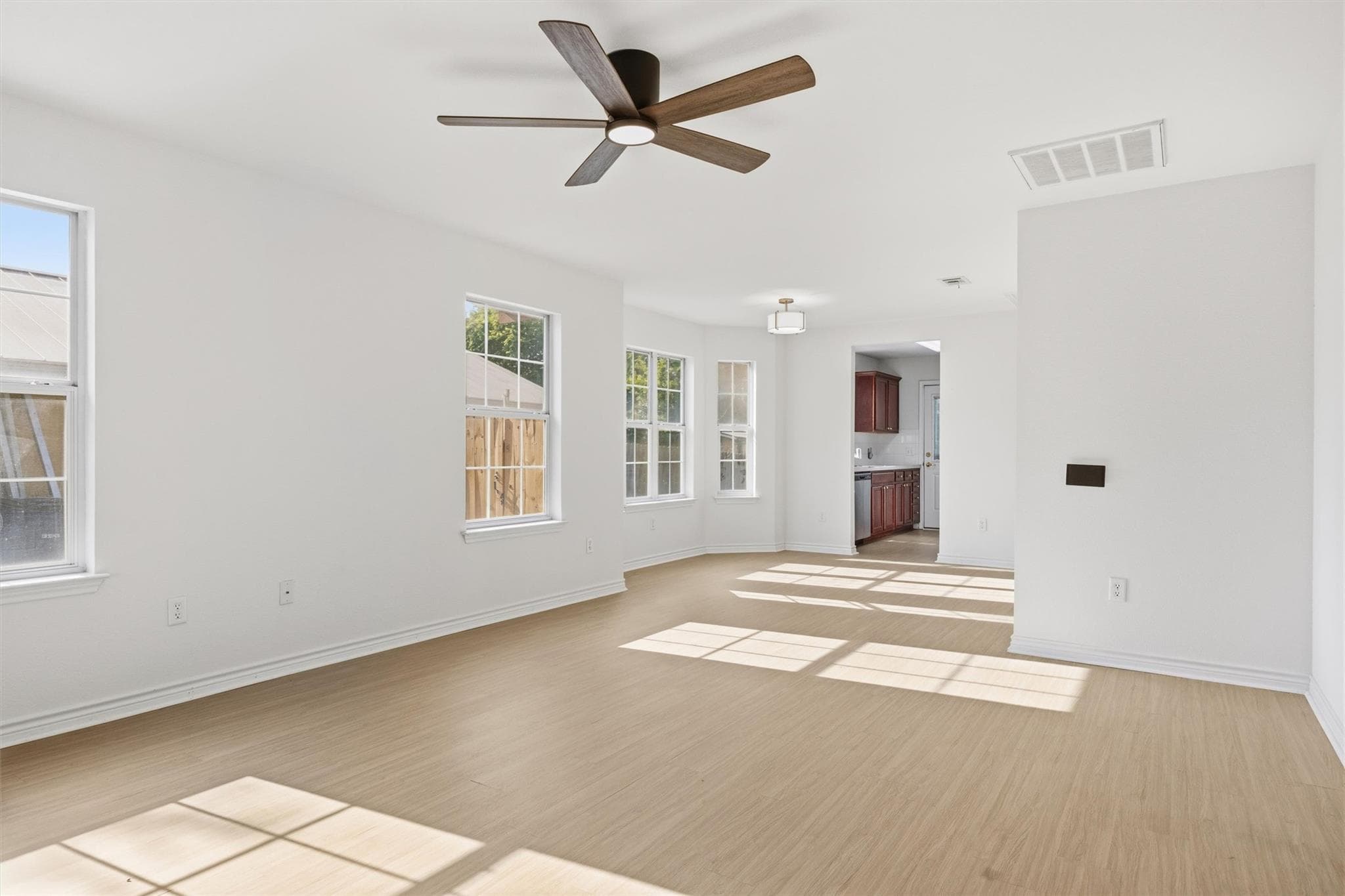 7100 Villita Avenida St, photo 3