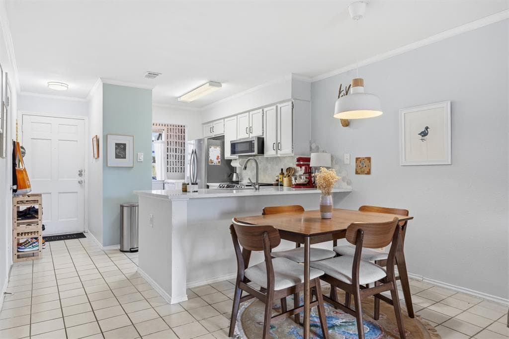 2215 Post Rd 1018, photo 3