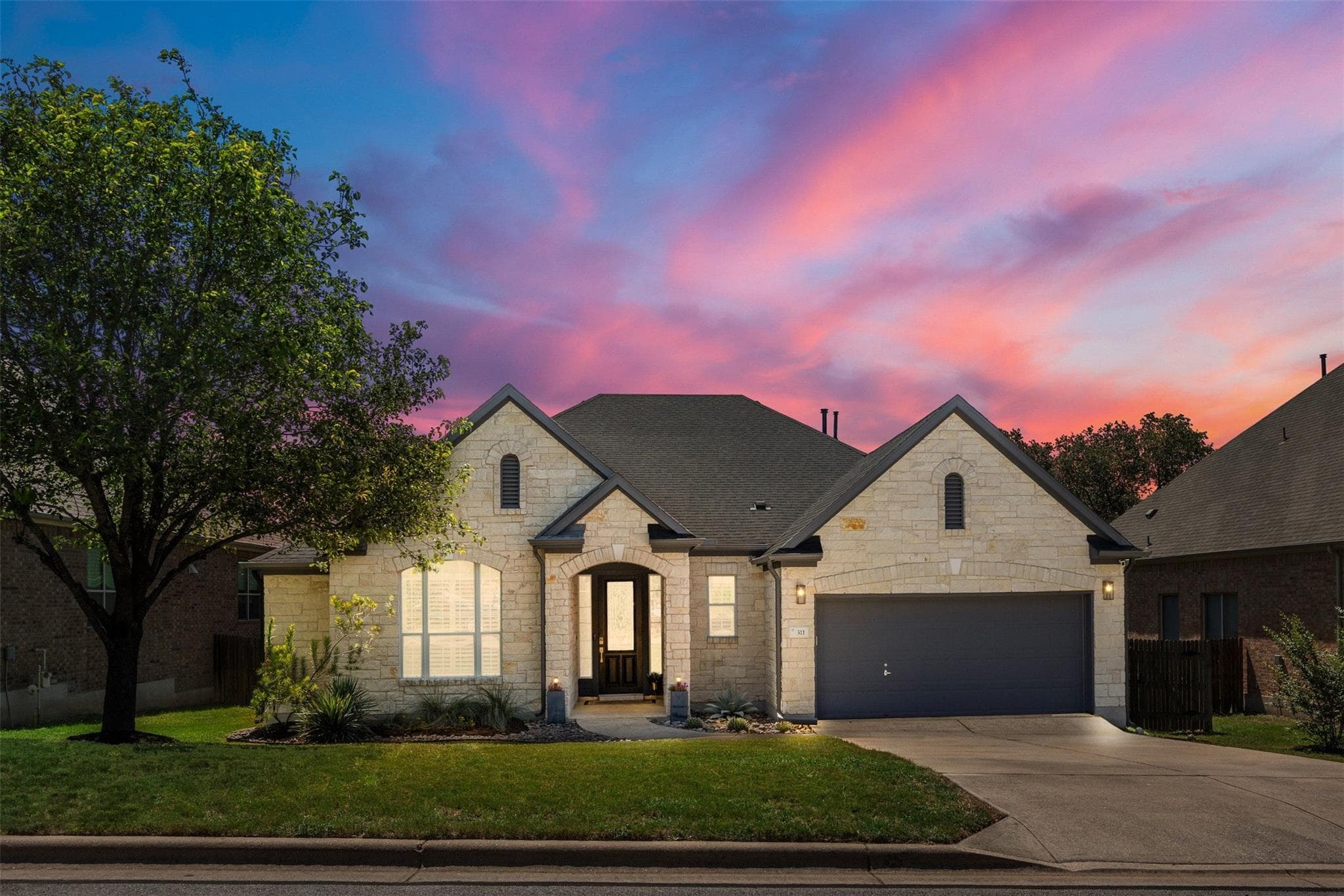 311 Grafton Ln, photo 1