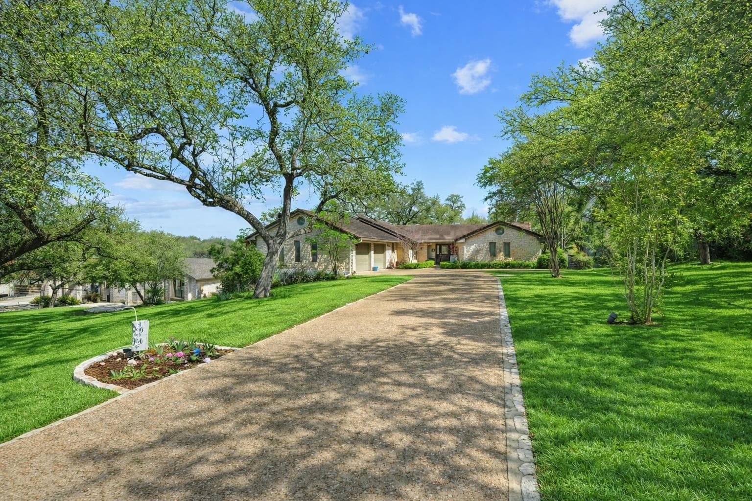 604 Rolling Green Dr, photo 2