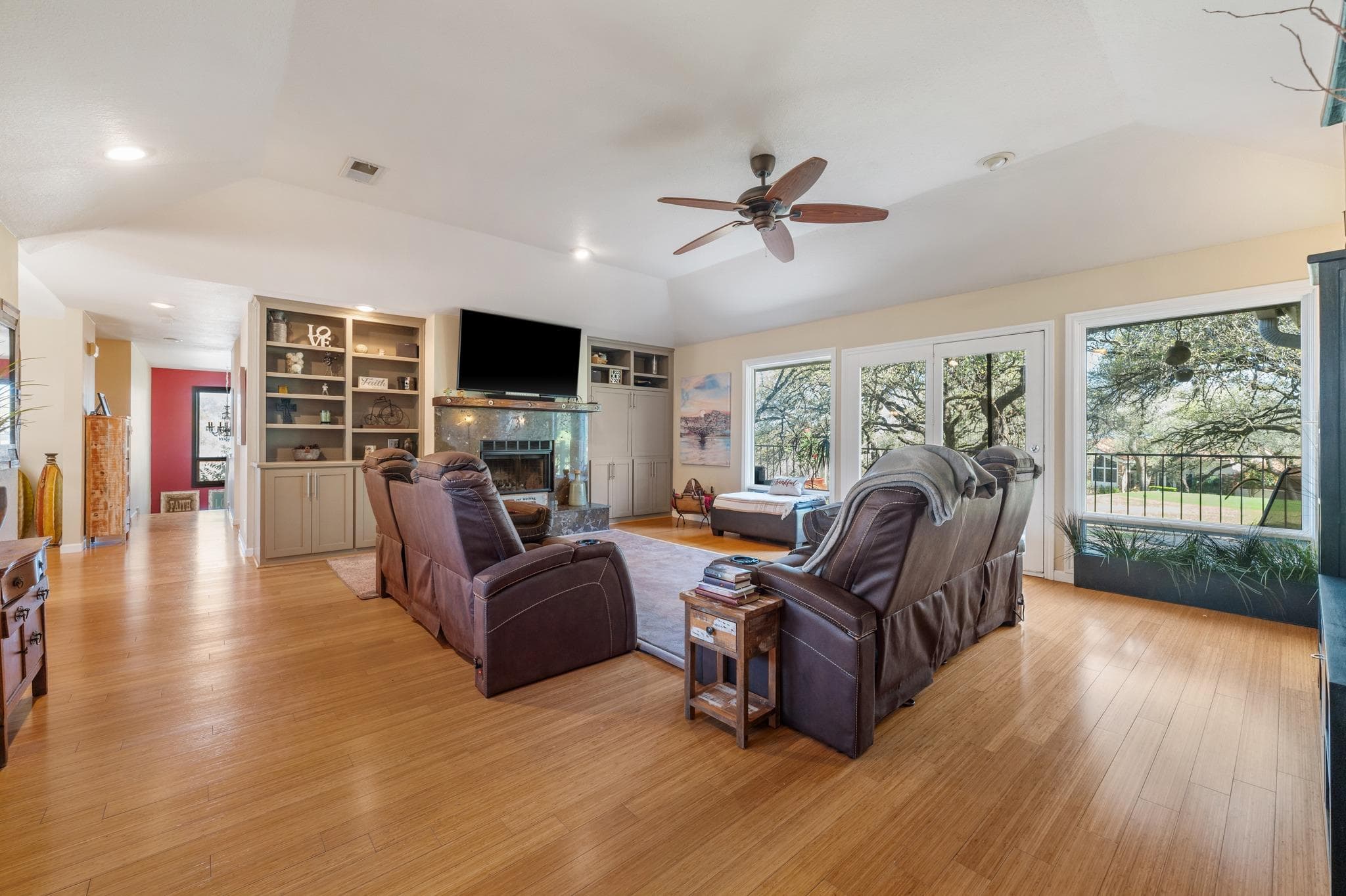 604 Rolling Green Dr, photo 5