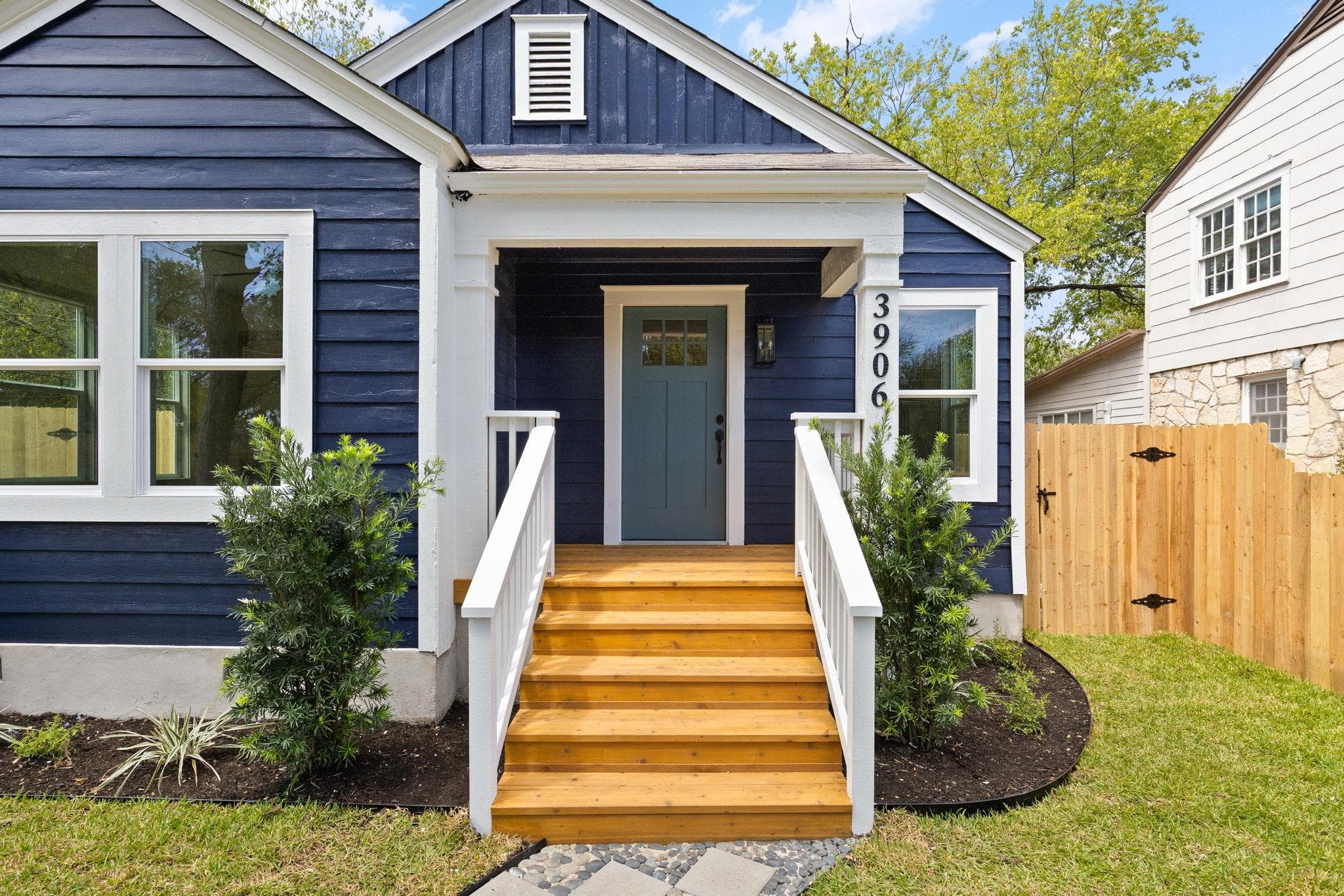 3906 Willbert Rd, photo 3