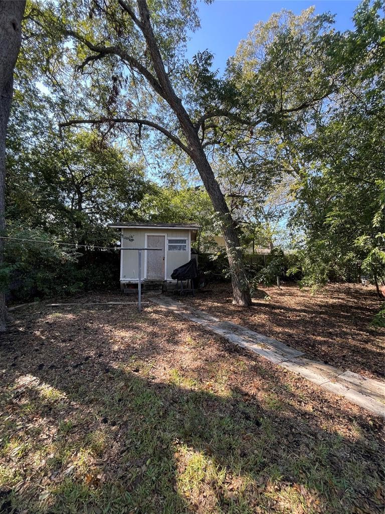 2006 Maple Ave 2, photo 4